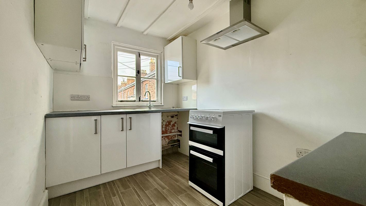 31/31A Church Street, Tiverton, Devon, EX16 5HX