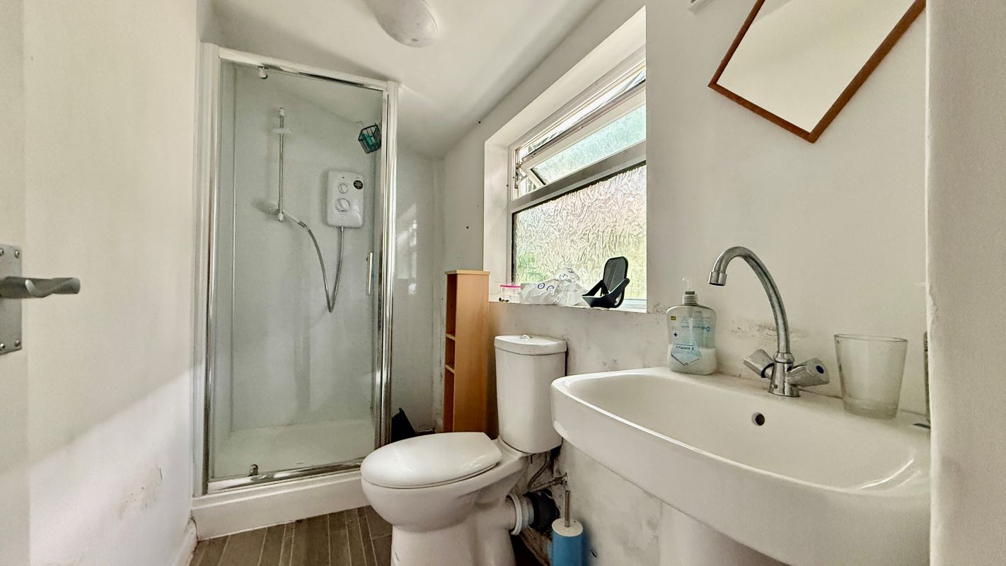 31/31A Church Street, Tiverton, Devon, EX16 5HX