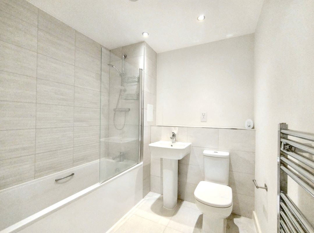 Flat 9 Viscount House, 8 Lakeside Drive, London, NW10 7GS