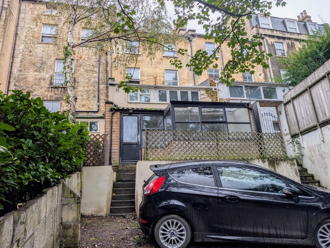 Property for Auction in North West - Basement Flat (Flat 1) 44 Wells Road, Bath, Avon, BA2 3AP