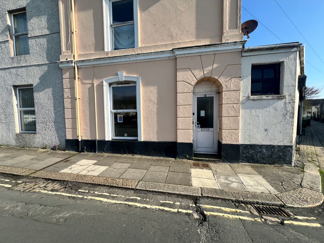 Property for Auction in South West - Ground Floor Flat 8 Patna Place, Plymouth, Devon, PL1 5AY