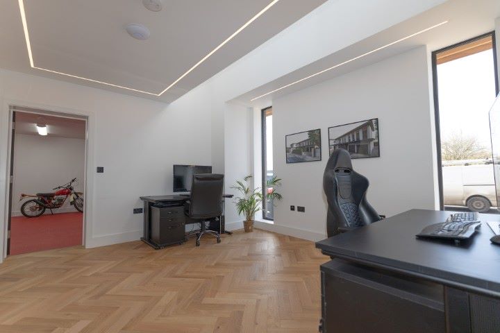 174 Crooked Mile, Waltham Abbey, Essex, EN9 2ES