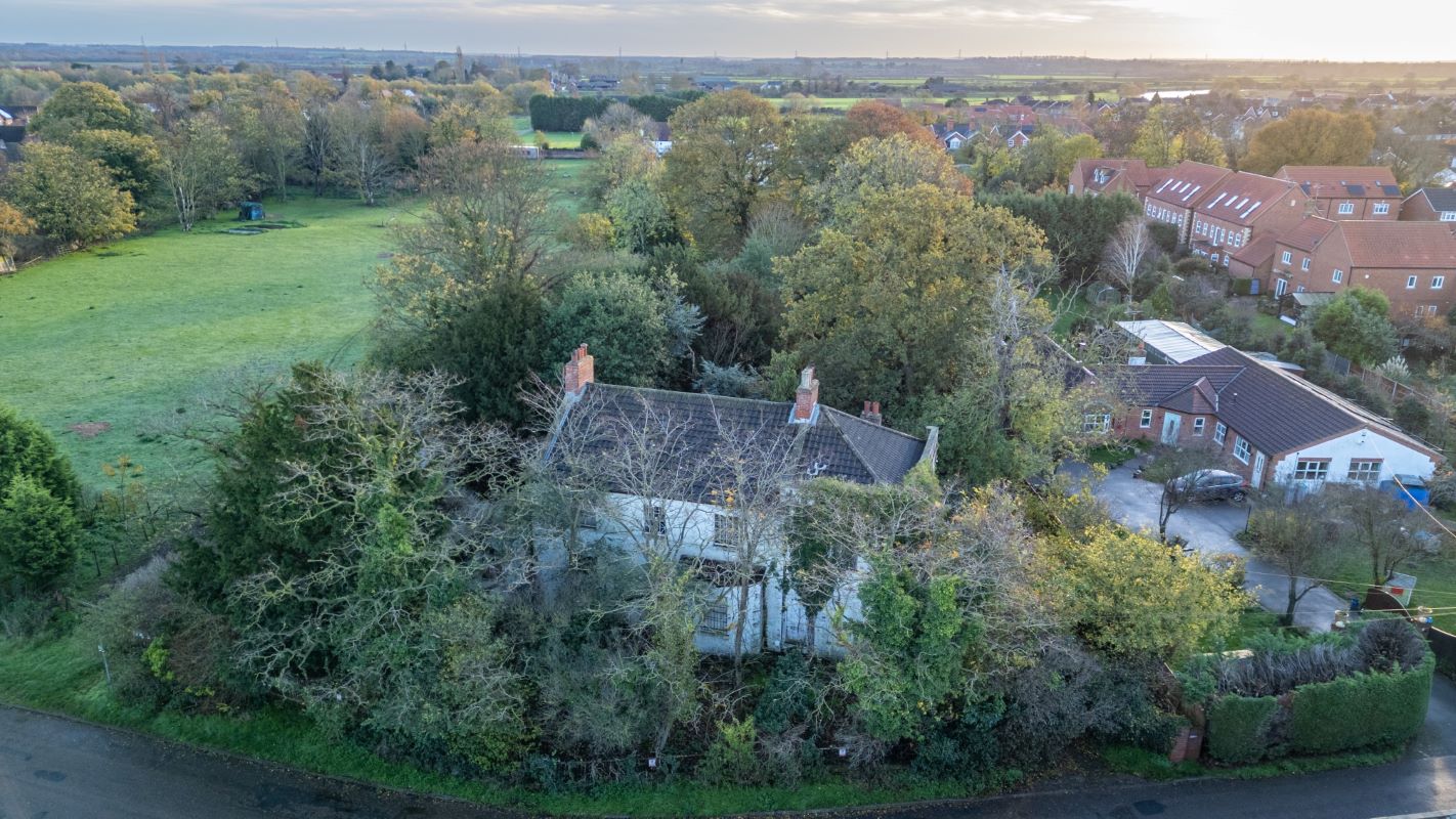 Property for Auction in Lincolnshire - Muskham Hall Old Great North Road, North Muskham, Nottinghamshire, NG23 6ET