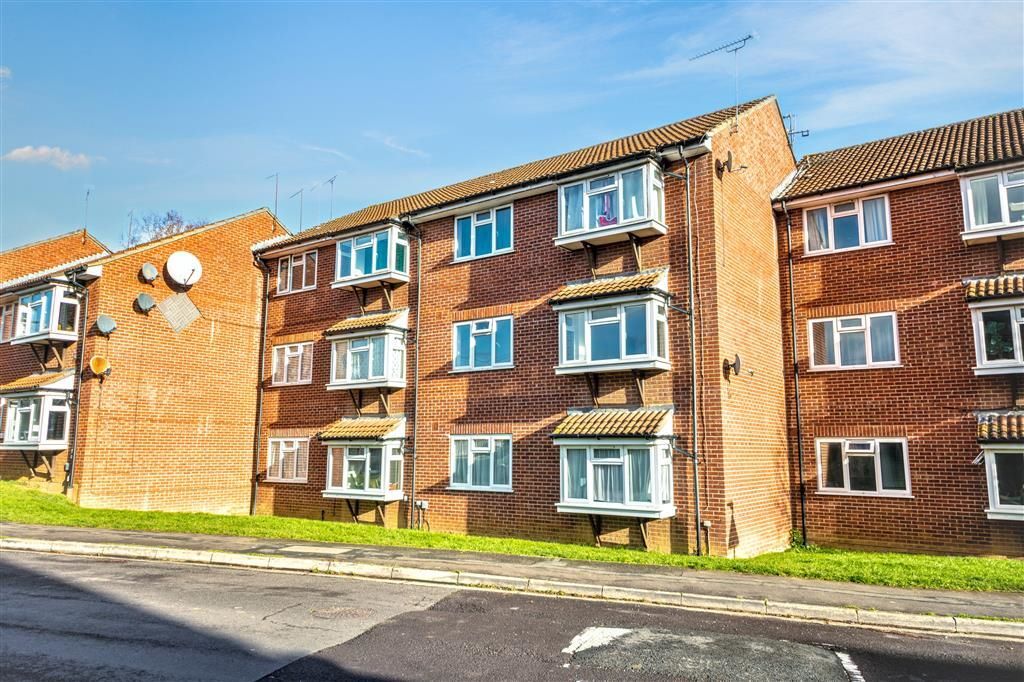 Property for Auction in South West - 33 Sedgemoor Close, Yeovil, Somerset, BA21 5NS