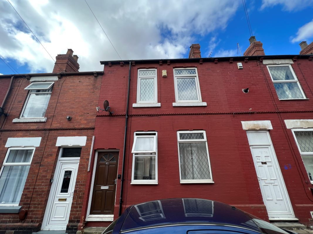 Property for Auction in South Yorkshire - 41, West Street Hemsworth, Pontefract, West Yorkshire, WF9 4QN
