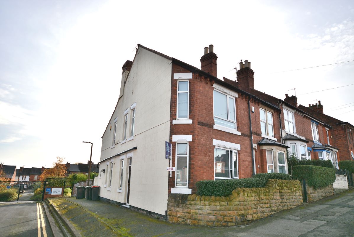 Property for Auction in Nottinghamshire & Derby - 33 Duke Street Hucknall, Nottingham, Nottinghamshire, NG15 7HB