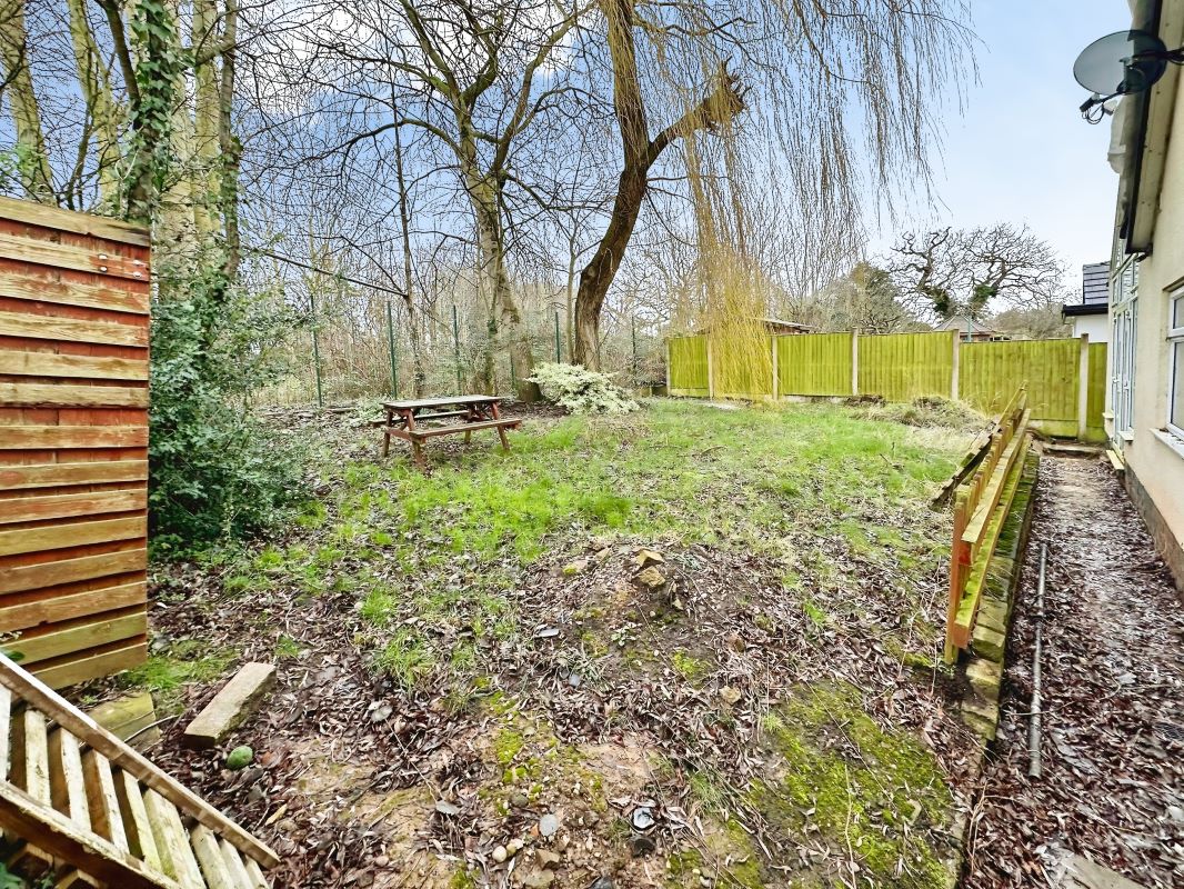 330 Crewe Road, Shavington, Crewe, Cheshire, CW2 5AF