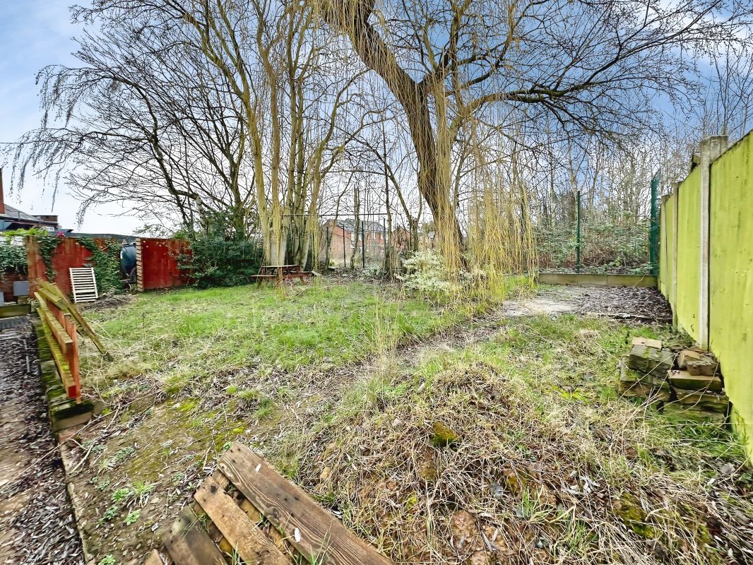 330 Crewe Road, Shavington, Crewe, Cheshire, CW2 5AF