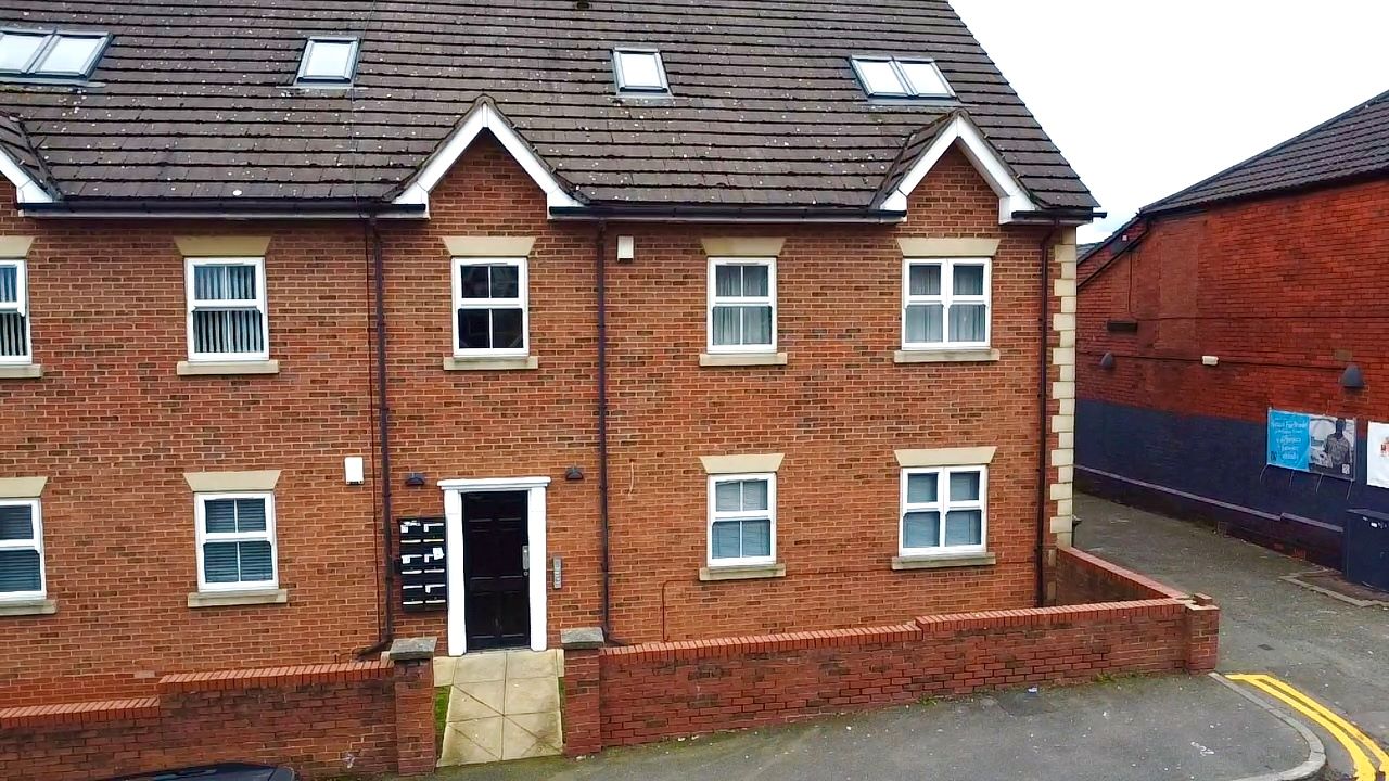 Property for Auction in Cheshire, Staffordshire & Shropshire - Apartment 18 Delamere Place, Runcorn, Cheshire, WA7 4NE