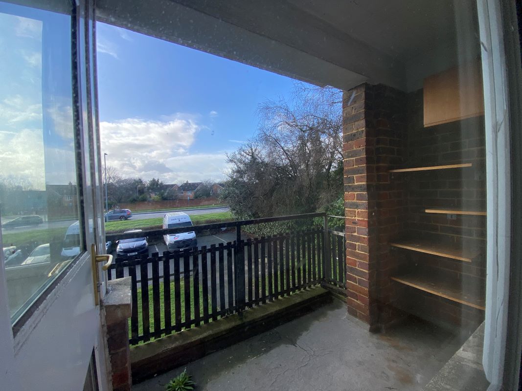 Flat 4 Hawkswood House, Bracknell, Berkshire, RG42 1RY