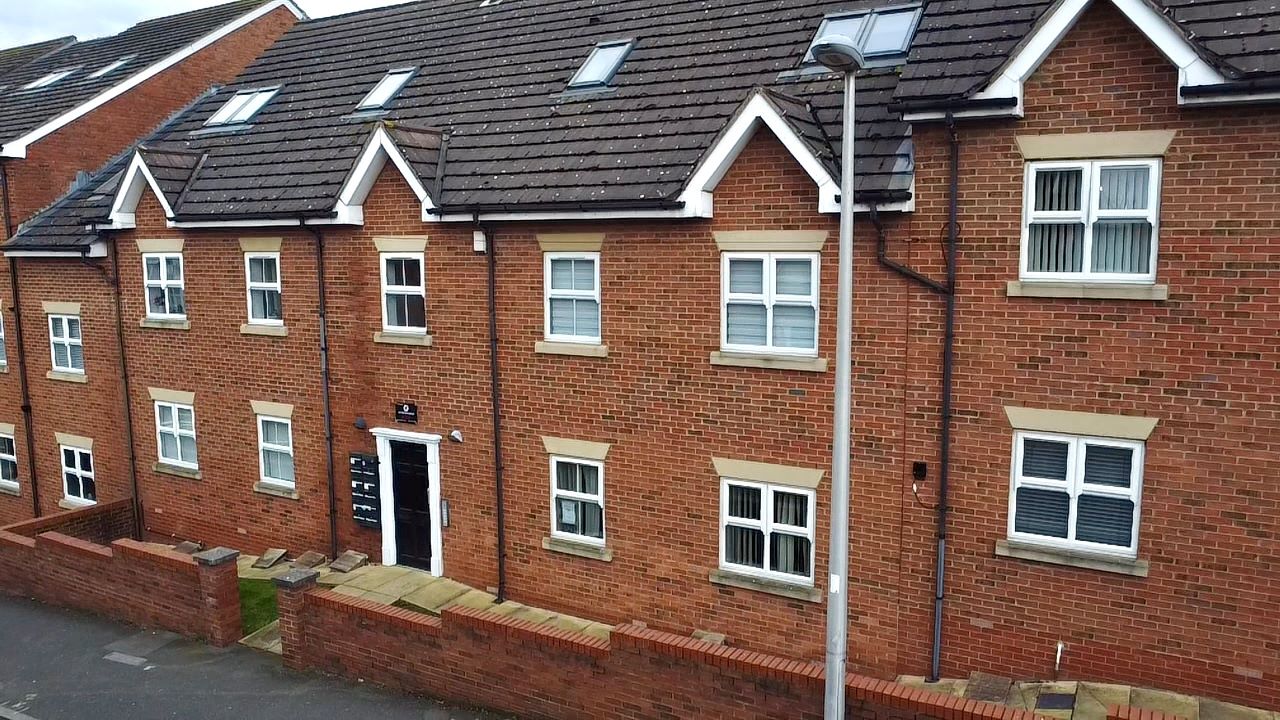 Property for Auction in Cheshire, Staffordshire & Shropshire - Apartment 19 Delamere Place, Runcorn, Cheshire, WA7 4NE