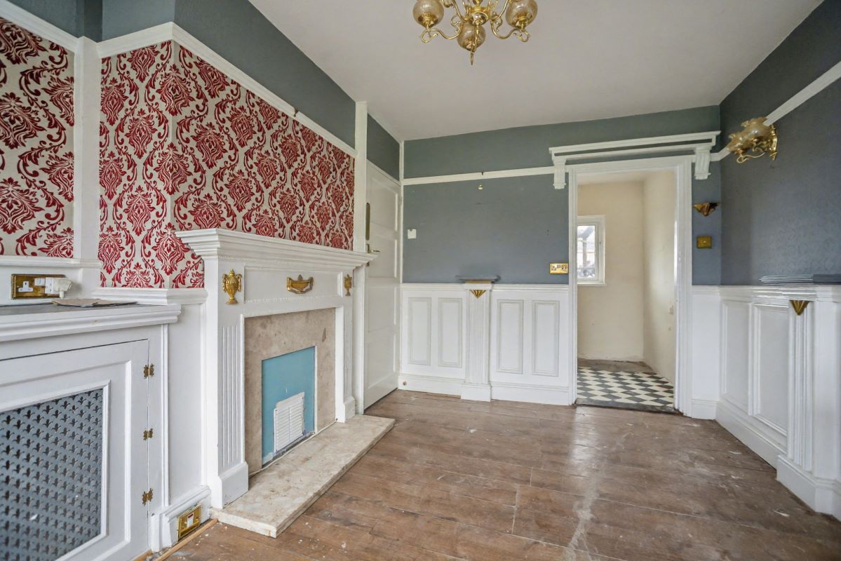 60 Main Road, Queenborough, Kent, ME11 5DL