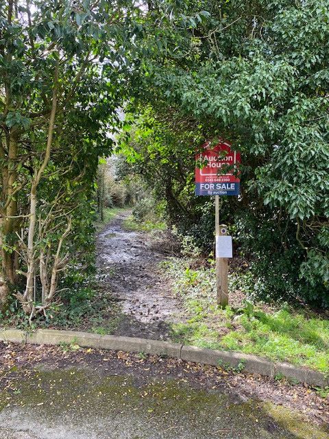 Land @ Hollyfields, Broxbourne, Hertfordshire, EN10 6LS