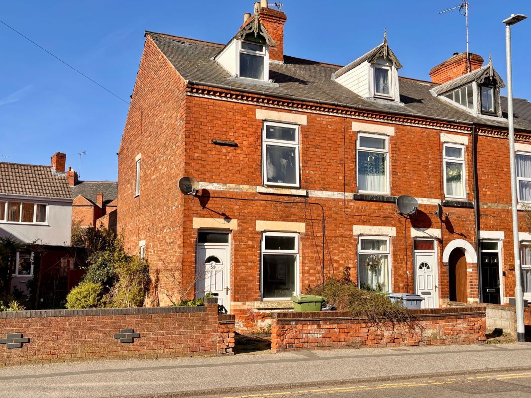 Property for Auction in Nottinghamshire & Derby - 59 Eastgate, Worksop, Nottinghamshire, S80 1RE