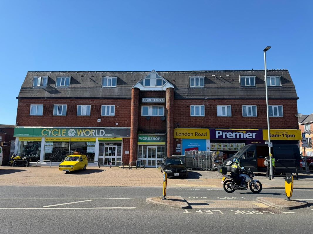 Property for Auction in North West - Flat 15 Forbes Court, Portsmouth, Hampshire, PO2 9HJ