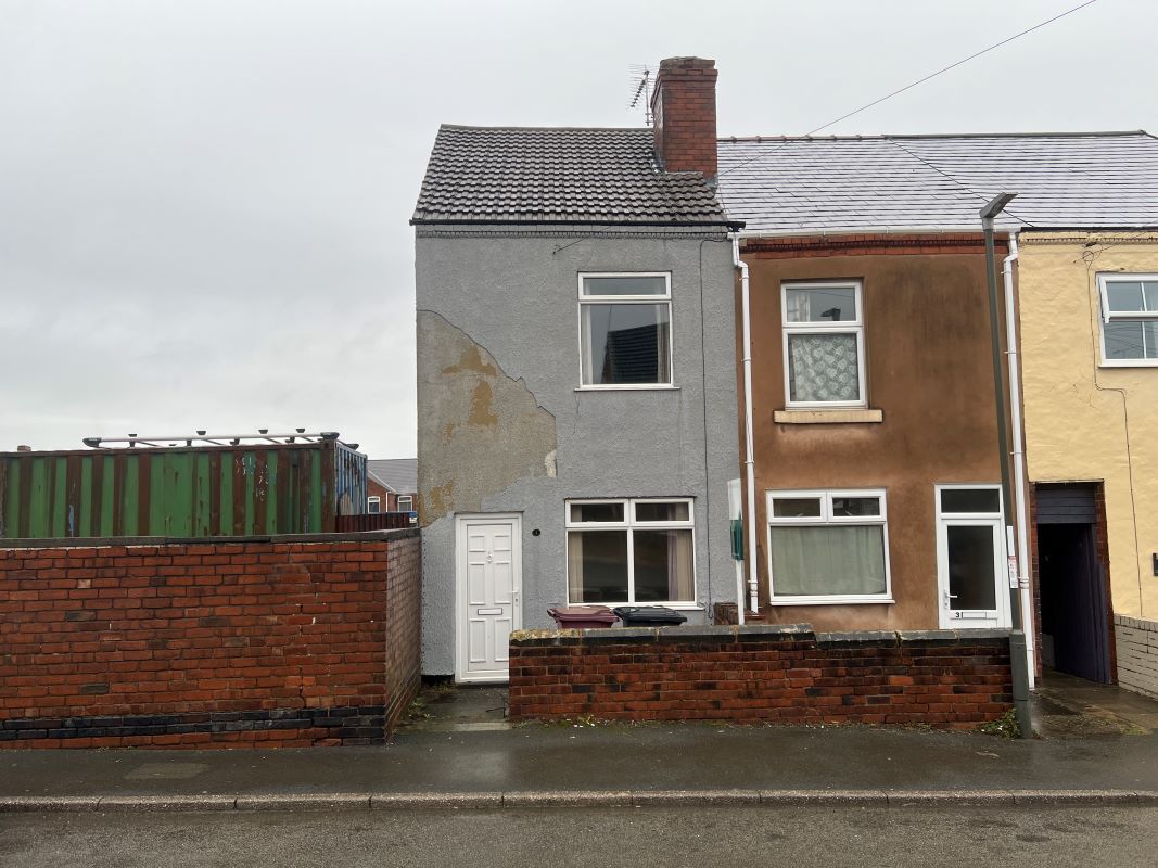 Property for Auction in Nottinghamshire & Derby - 1 Chapman Lane Grassmoor, Chesterfield, Derbyshire, S42 5EN