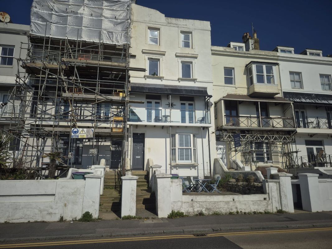 Property for Auction in Kent - Flat 4 6 Wellington Terrace, Folkestone, Kent, CT20 3DY