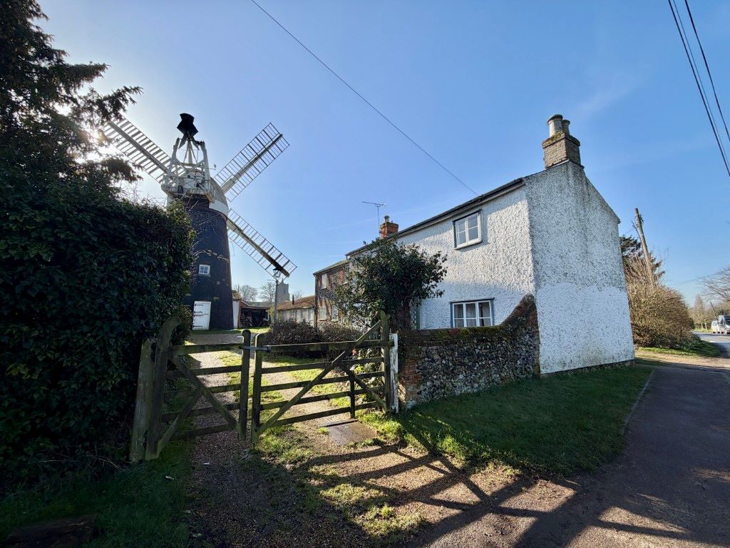 Property for Auction in East Anglia - Bardwell Windmill and Cottage The Windmill, Bardwell, Suffolk, IP31 1AD