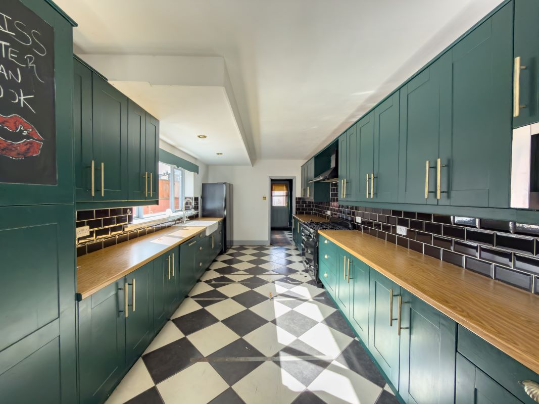 5 Thornhill Crescent, Sunderland, Tyne and Wear, SR2 7AD