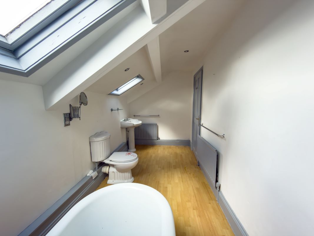 5 Thornhill Crescent, Sunderland, Tyne and Wear, SR2 7AD