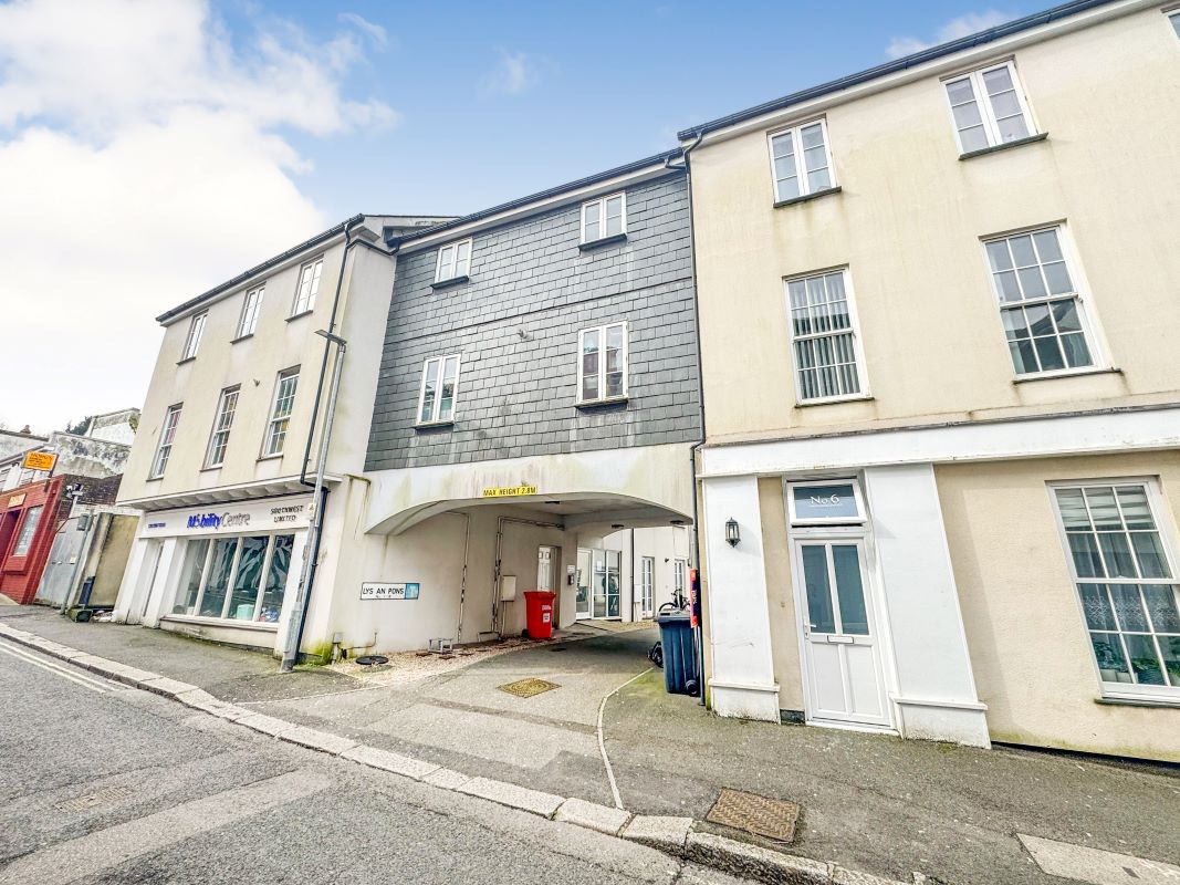 Property for Auction in South West - 3 Lys an Pons Crockwell Street, Bodmin, Cornwall, PL31 2DS
