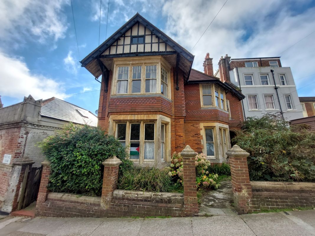 Property for Auction in Sussex & Hampshire - Flat 4, 1A West Hill Road, St. Leonards-on-Sea, East Sussex, TN38 0NA