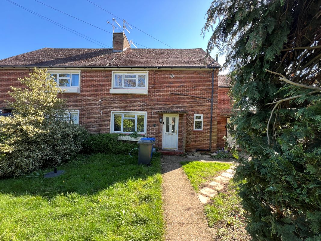 Property for Auction in Kent - 79 Kingsbury Drive Old Windsor, Windsor, Berkshire, SL4 2NH