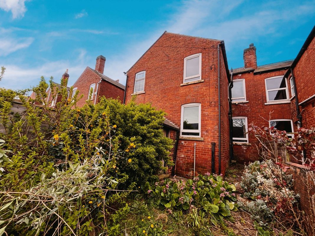 44 Earlesmere Avenue, Doncaster, South Yorkshire, DN4 0QE