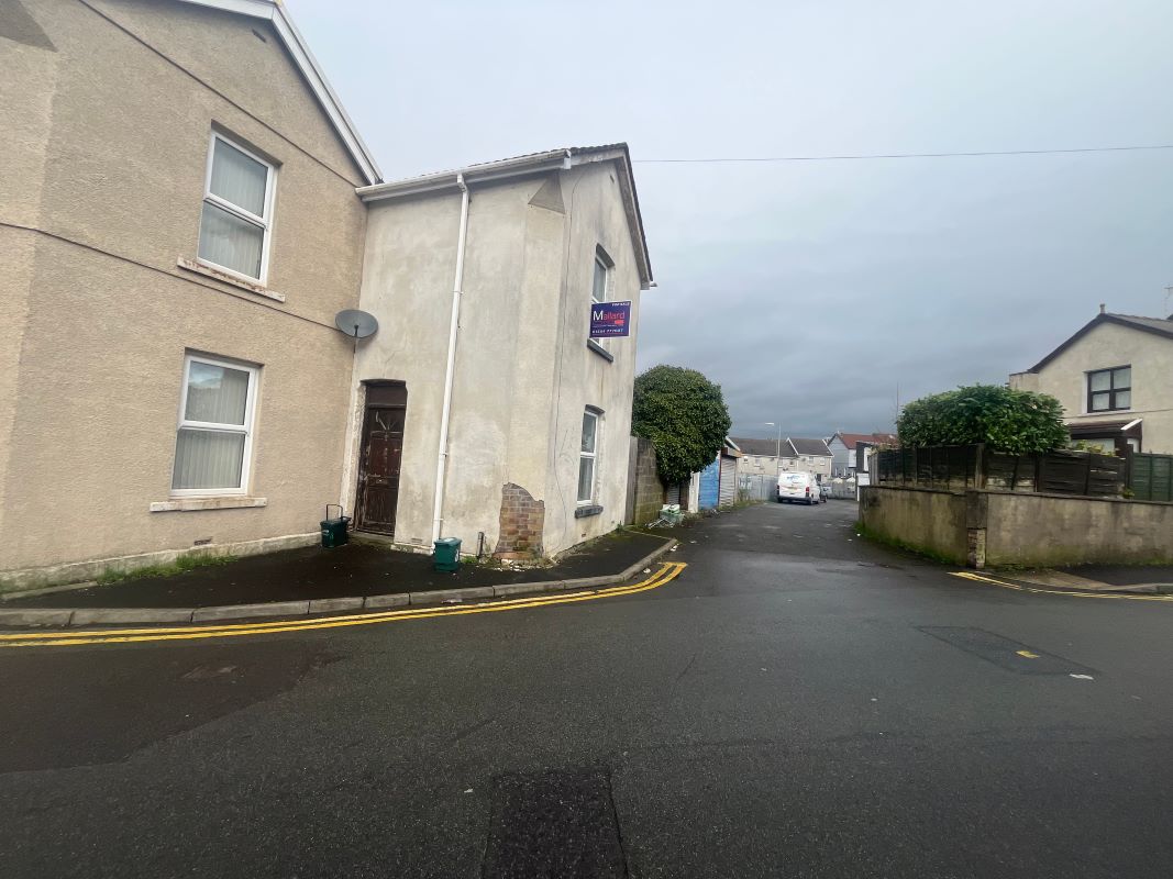 Property for Auction in North West - 3 Tunnel Road, Llanelli, Dyfed, SA15 1LE
