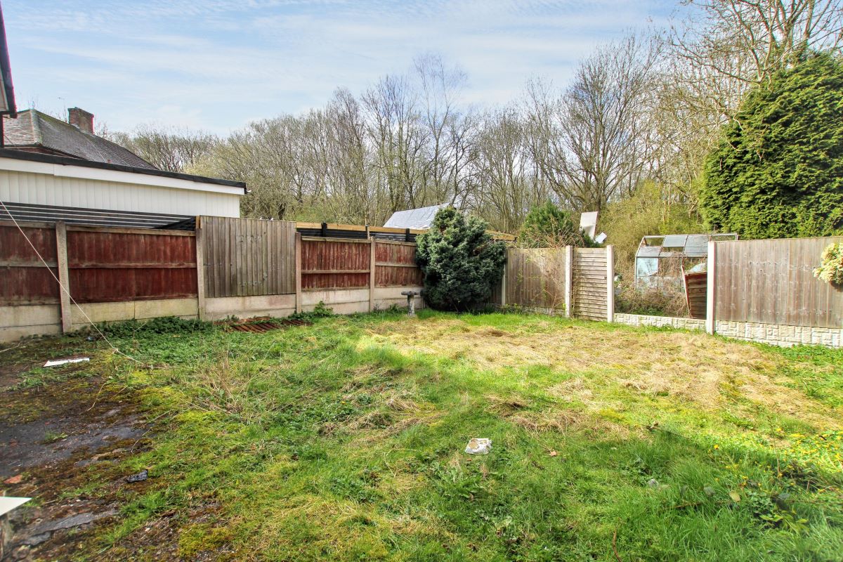 13 Droitwich Close, Newcastle, Staffordshire, ST5 6RA