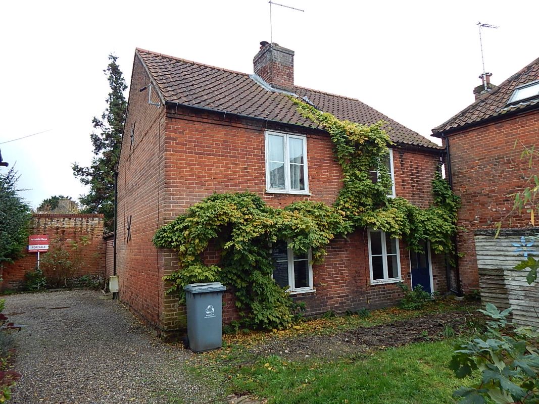 Property for Auction in East Anglia - 40 Red Lion Street Aylsham, Norwich, Norfolk, NR11 6ER