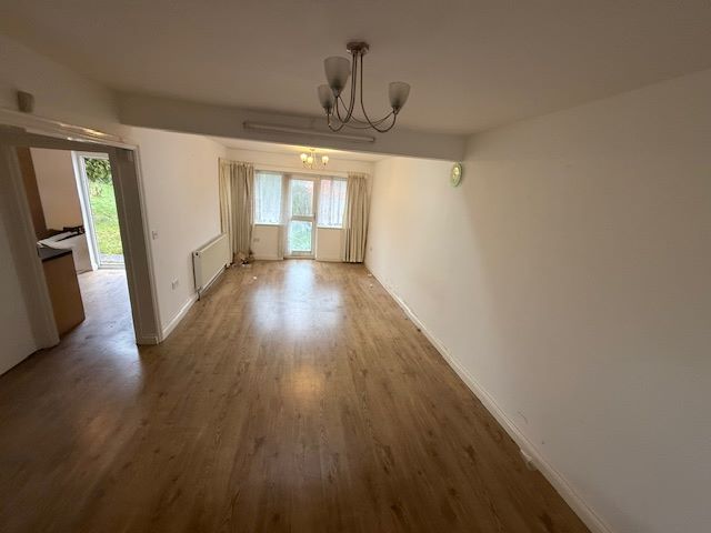 8 Gordon Gardens, Edgware, Middlesex, HA8 5HG