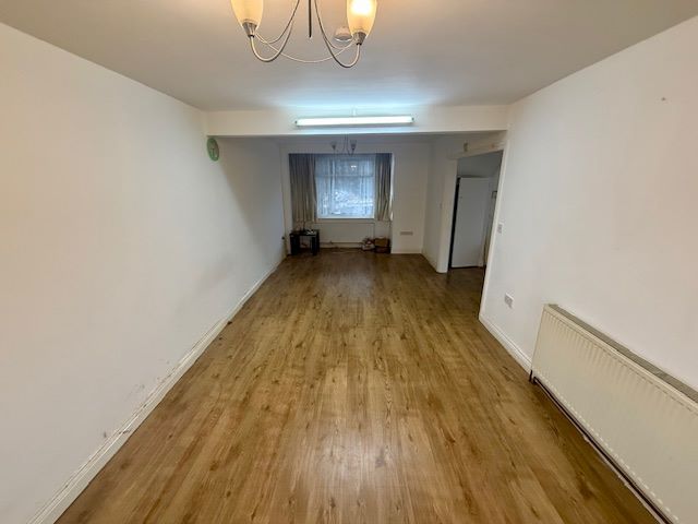 8 Gordon Gardens, Edgware, Middlesex, HA8 5HG