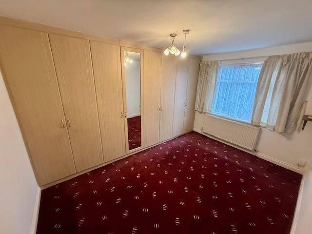 8 Gordon Gardens, Edgware, Middlesex, HA8 5HG