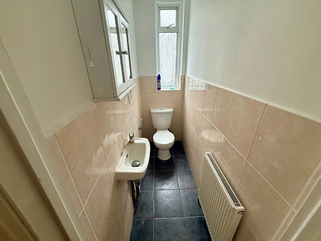 8 Gordon Gardens, Edgware, Middlesex, HA8 5HG