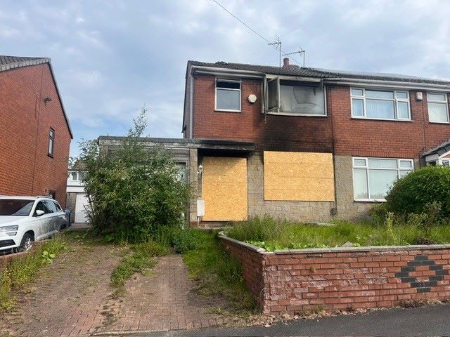 Property for Auction in North West - 4 Pine Grove Royton, Oldham, Lancashire, OL2 6TL