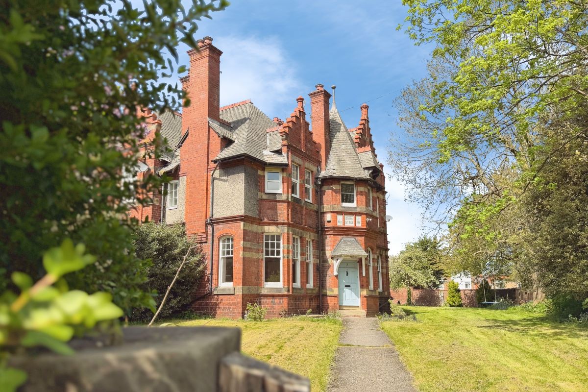 Property for Auction in Wales - 7 Fairy Road, Wrexham, Wrexham, LL13 7PT