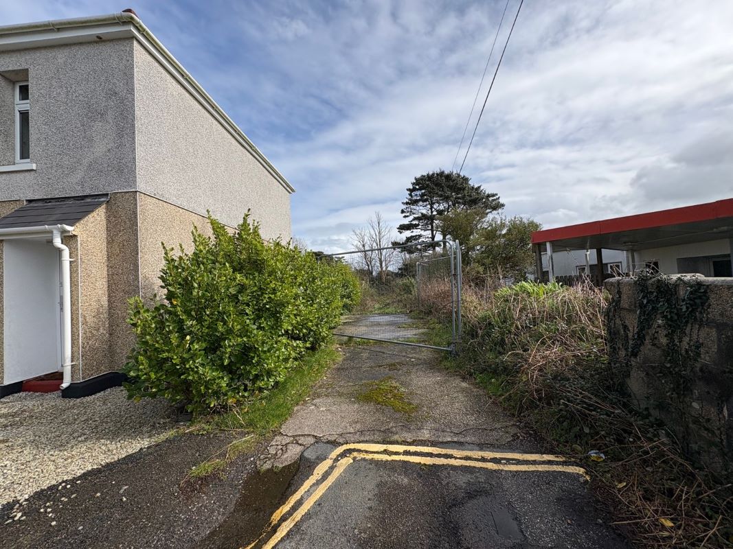 Land Adjoining 12 Coronation Place, Helston, Cornwall, TR13 8JD