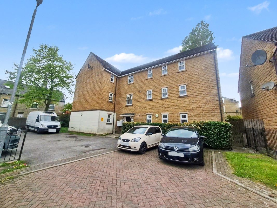 Property for Auction in Manchester - 19 Spinners Close, Halifax, West Yorkshire, HX1 4RT
