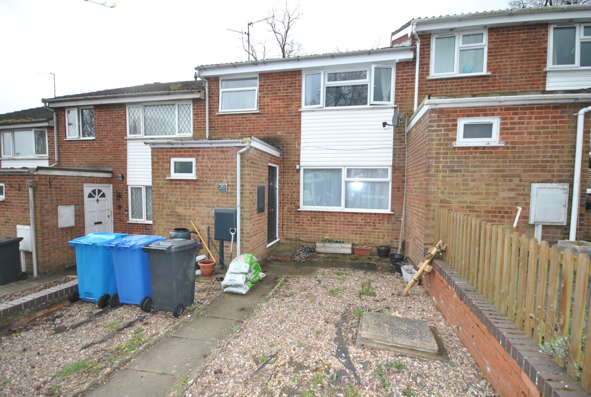 Property for Auction in Northamptonshire - 20 Hawkins Close Rothwell, Kettering, Northamptonshire, NN14 6TB