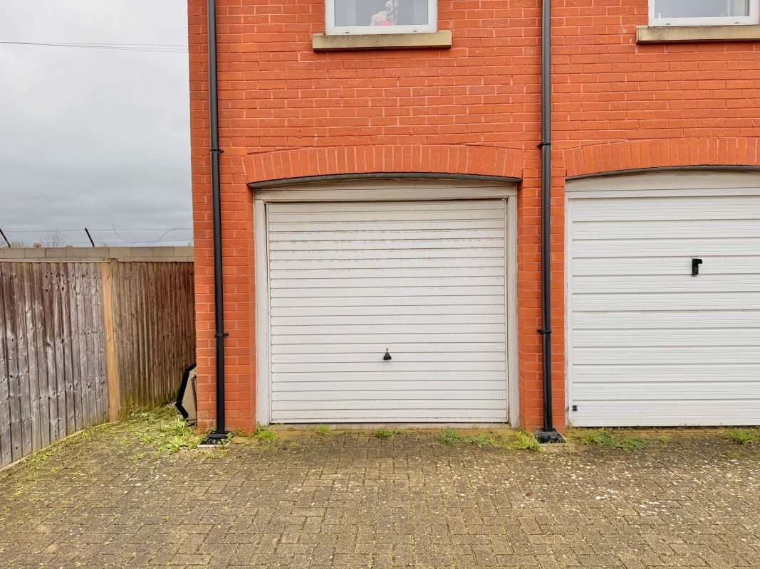 4 Bishops Place Church Street, Highbridge, Somerset, TA9 3EB