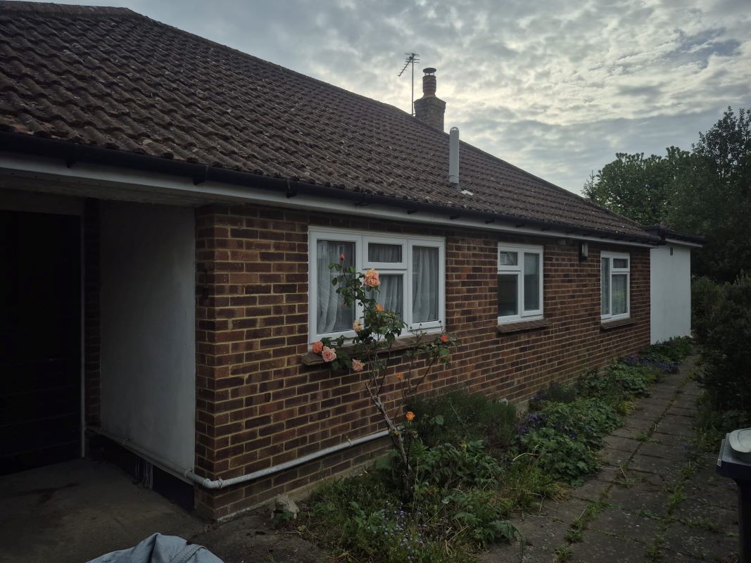 Property for Auction in Kent - Midhurst Teston Road, West Malling, Kent, ME19 5NS