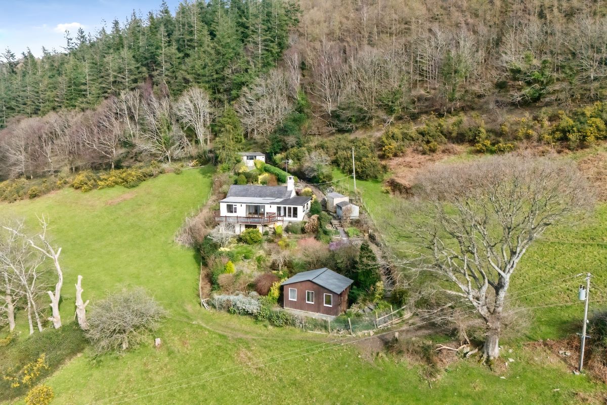 Property for Auction in Wales - Llidiart Y Coed Maenan, Llanrwst, Gwynedd, LL26 0YN