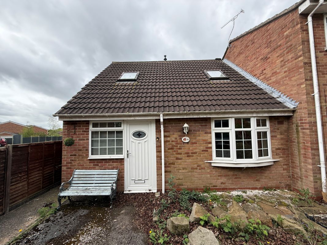 Property for Auction in Nottinghamshire & Derby - 14 Caernarvon Close Stretton, Burton-On-Trent, Staffordshire, DE13 0ET