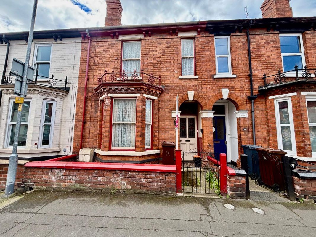 Property for Auction in Lincolnshire - 35 Sibthorp Street, Lincoln, Lincolnshire, LN5 7SL