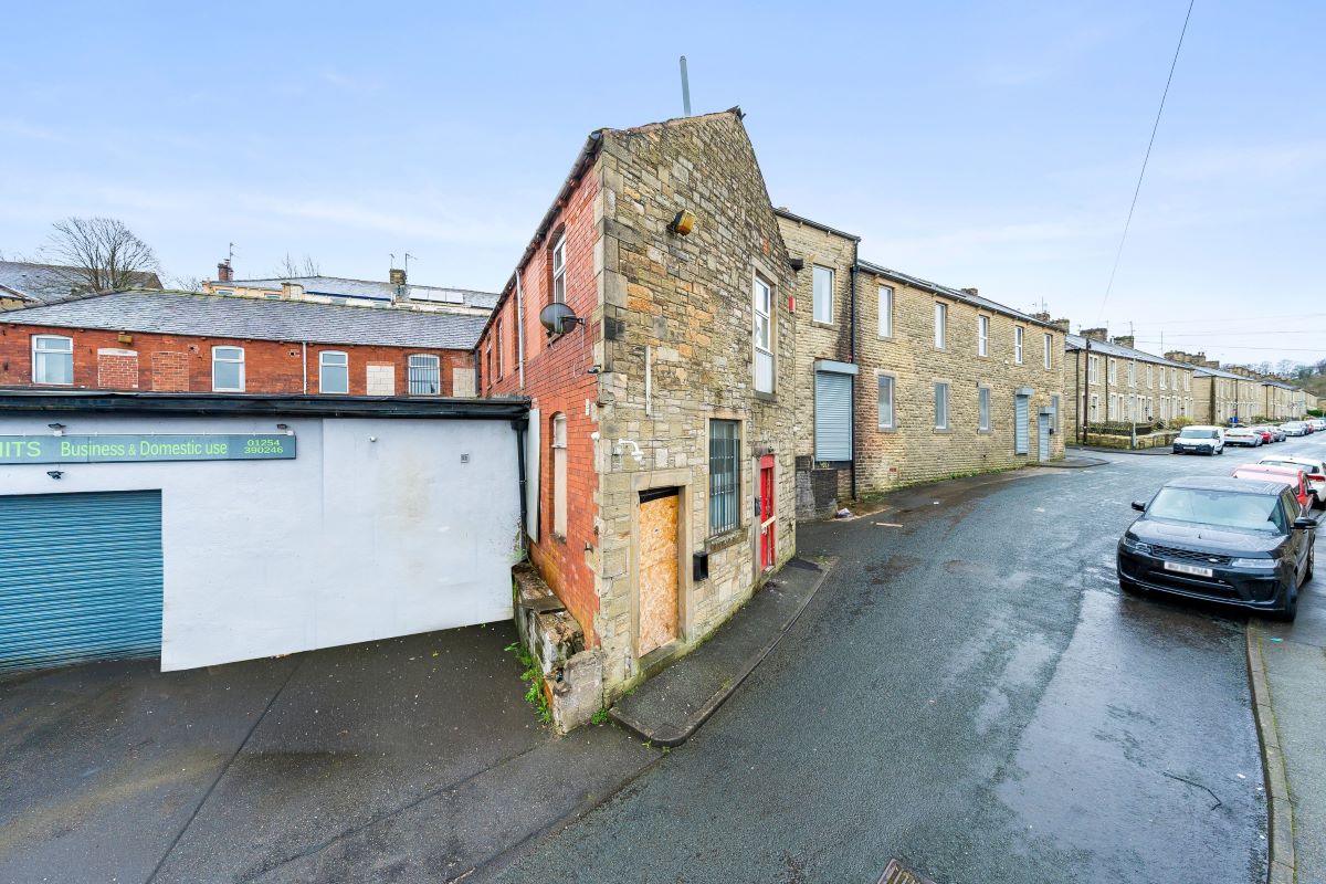 Property for Auction in Lincolnshire - Flat 3 Griffin Works, Accrington, Lancashire, BB5 2HR