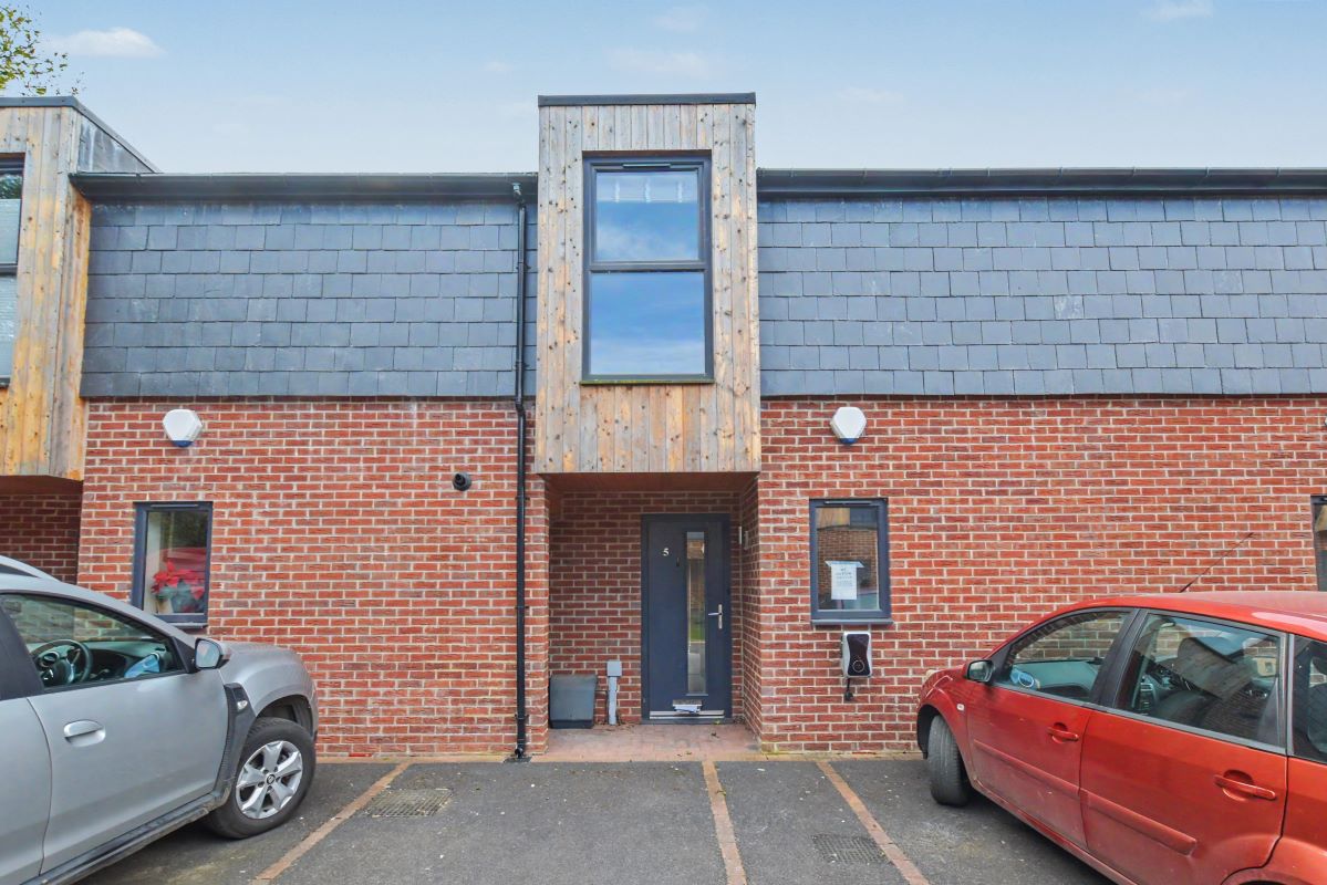 Property for Auction in West Yorkshire - 5 Low Mill Mews, Ripon, North Yorkshire, HG4 1FF