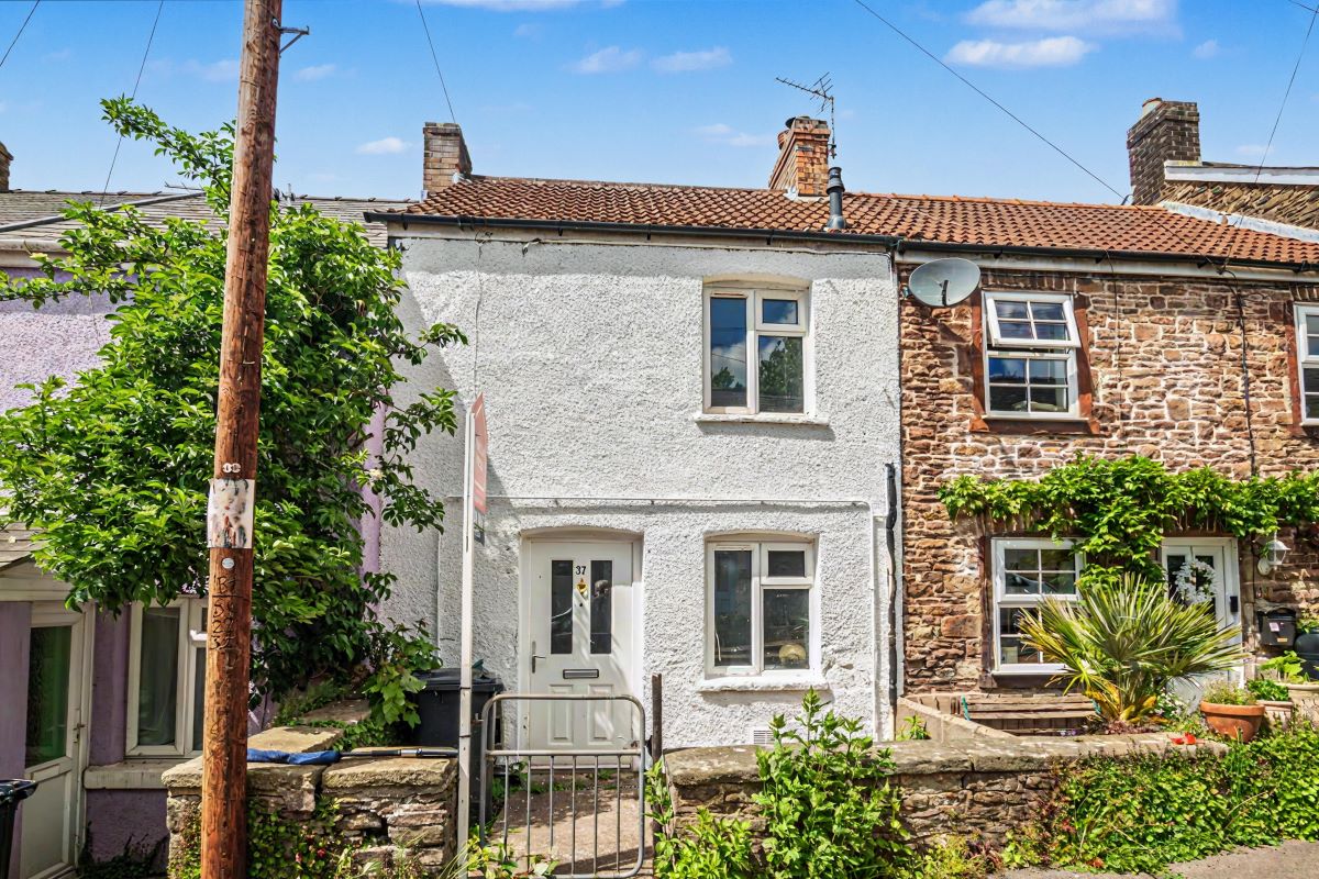 Property for Auction in Lincolnshire - 37 Queen Street, Lydney, Gloucestershire, GL15 5LZ