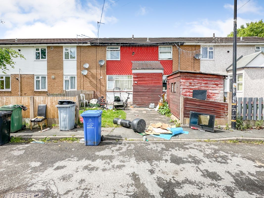 Property for Auction in Lincolnshire - 43 Derbyshire Road Partington, Manchester, Lancashire, M31 4LE