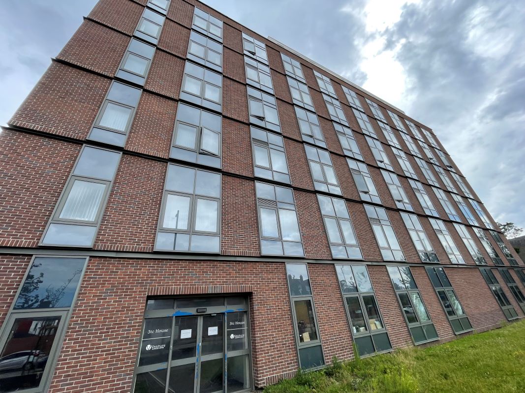 Property for Auction in Nottinghamshire & Derby - Apartment 17 16 Crosby Road North, Liverpool, Merseyside, L22 0AD